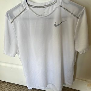 Nike mens medium (worn once) practically new!
